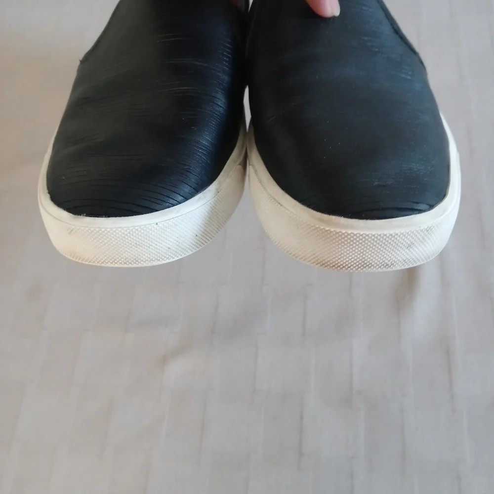 Vince leather upper